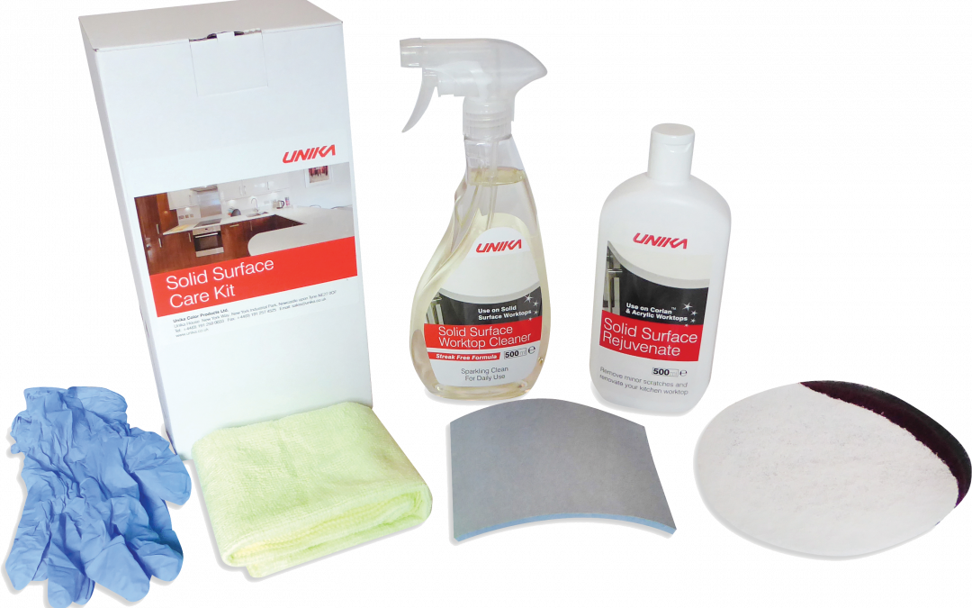Kit per la cura delle superfici solide